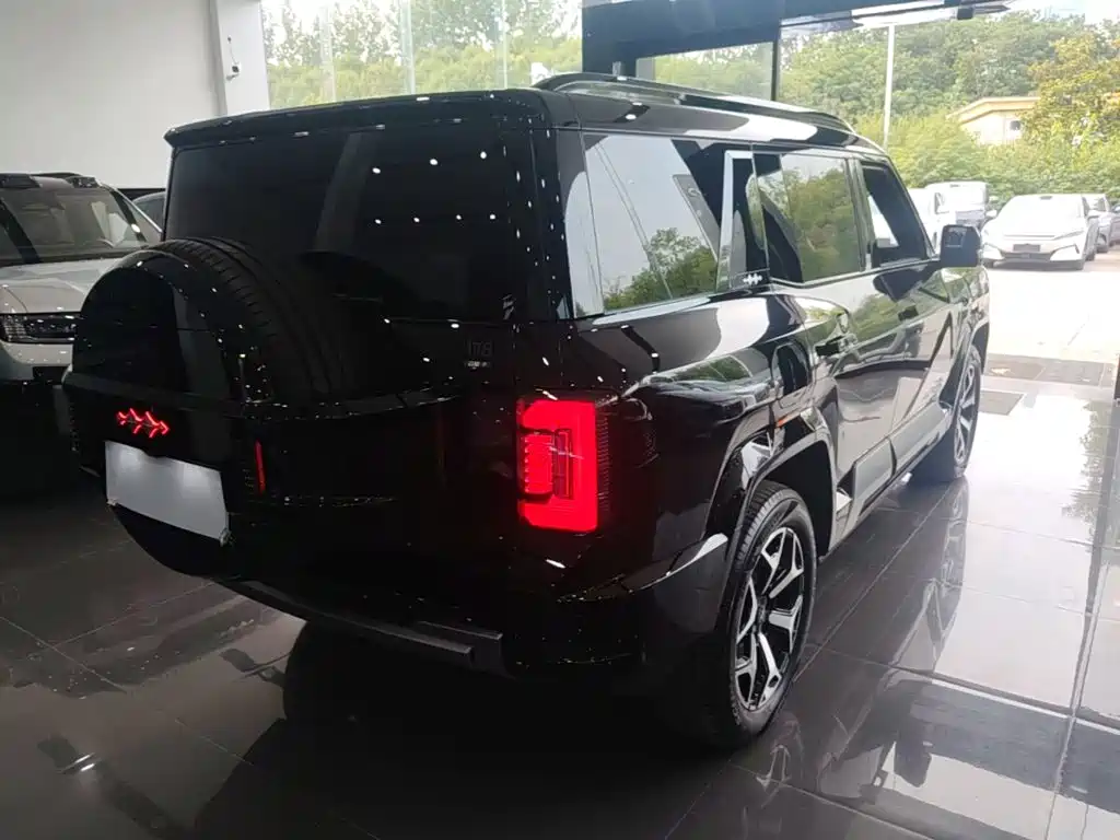 Fangchengbao Leopard 8 8 2025 Flagship 7 мест