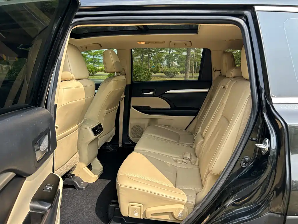 Toyota Highlander — миниатюра 6
