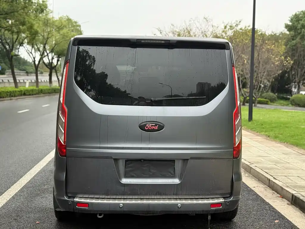 Ford Tourneo — миниатюра 8
