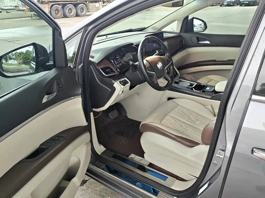 Buick GL8 — миниатюра 10