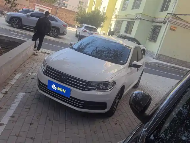 VOLKSWAGEN SANTANA 2020