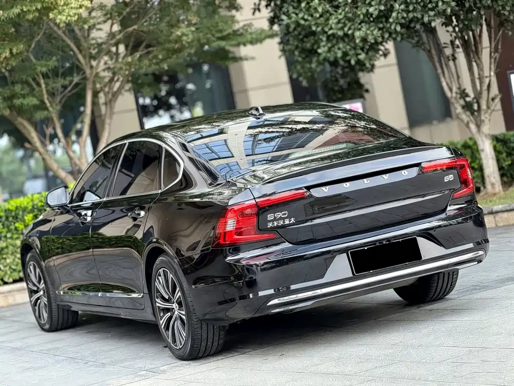 Volvo S90 — миниатюра 8