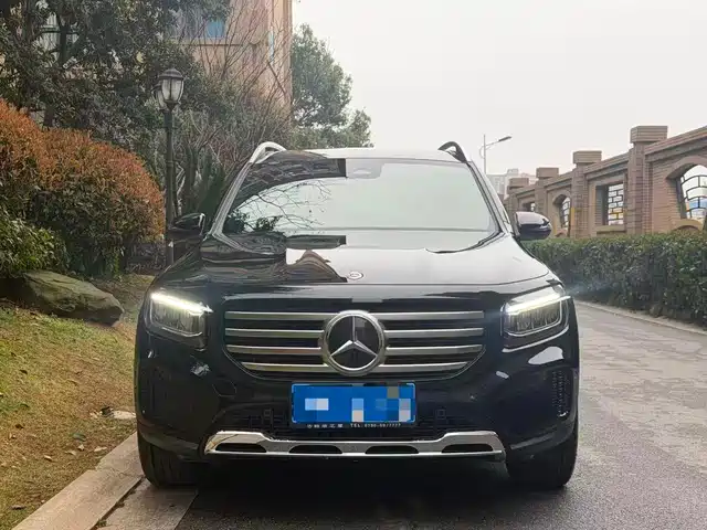 MERCEDES-BENZ GLB