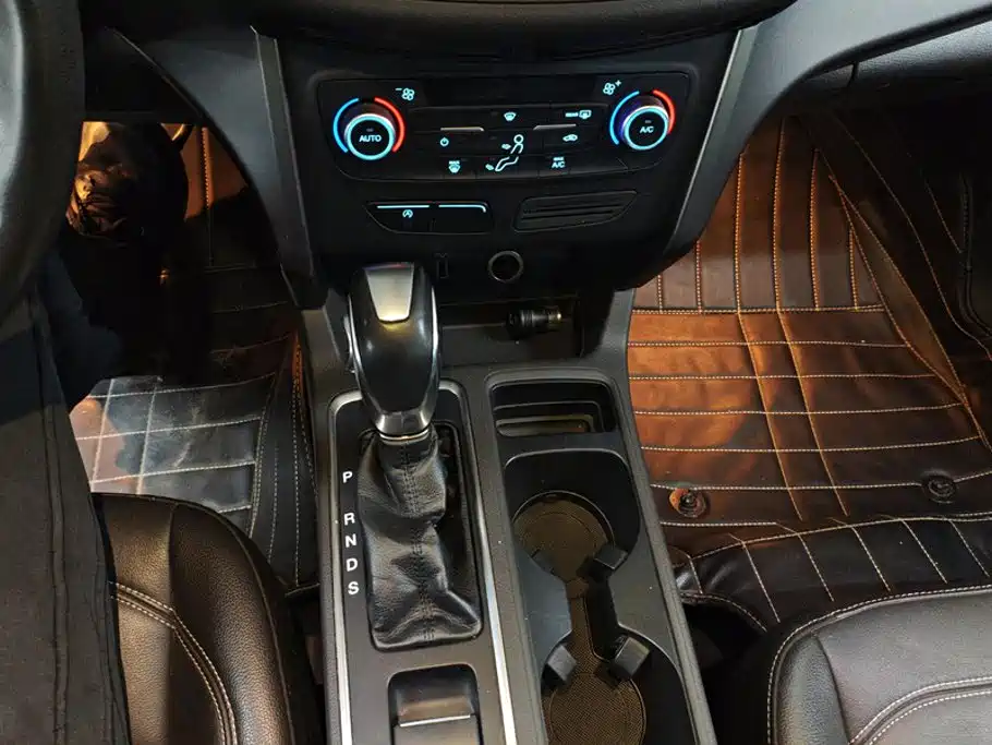 Ford Kuga — миниатюра 16