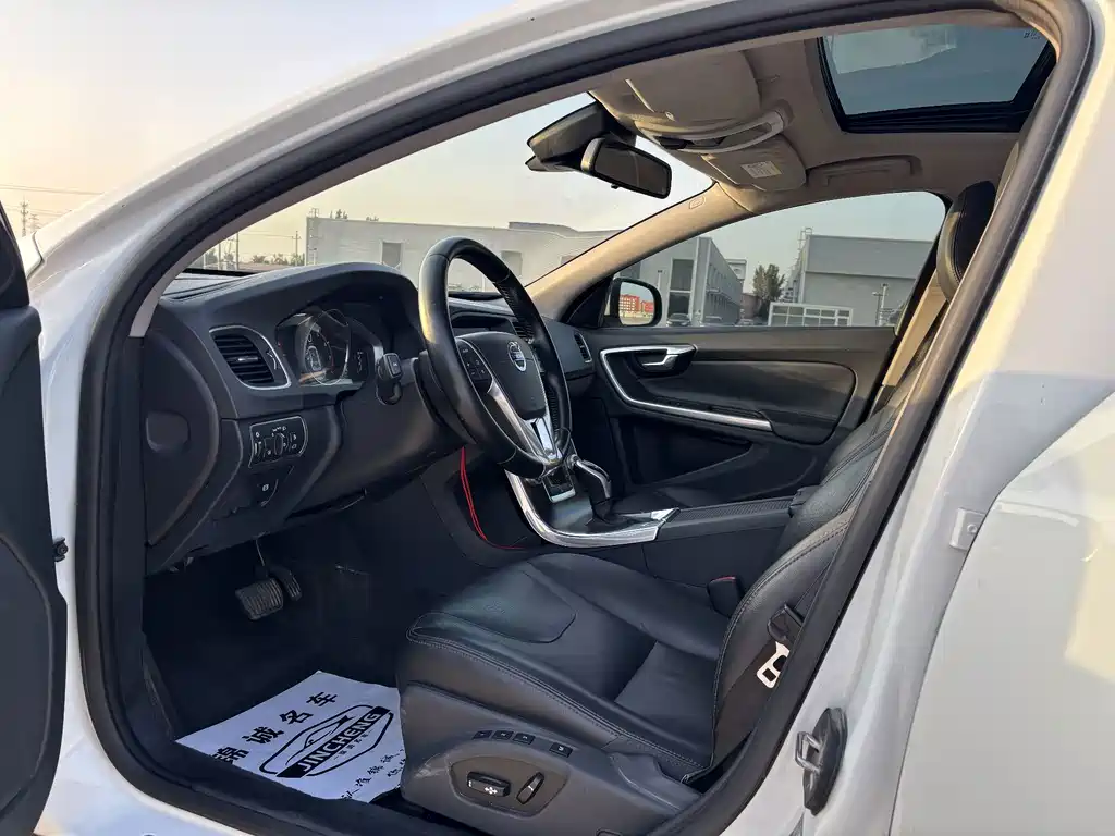 Volvo V60 — миниатюра 8