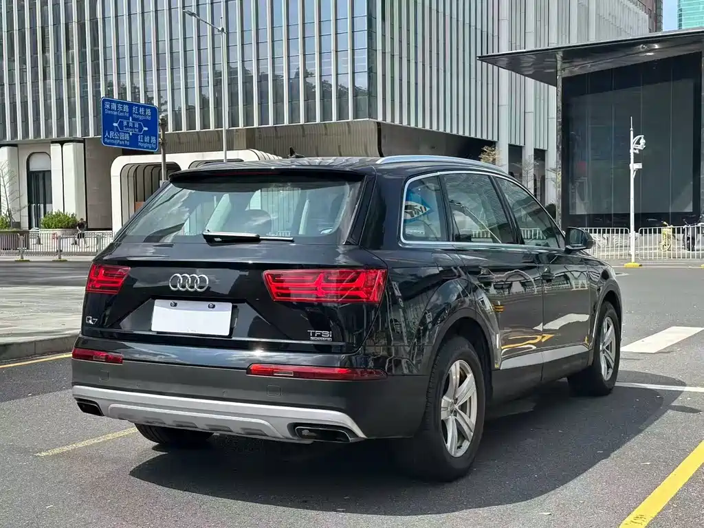Audi Q7 — миниатюра 9