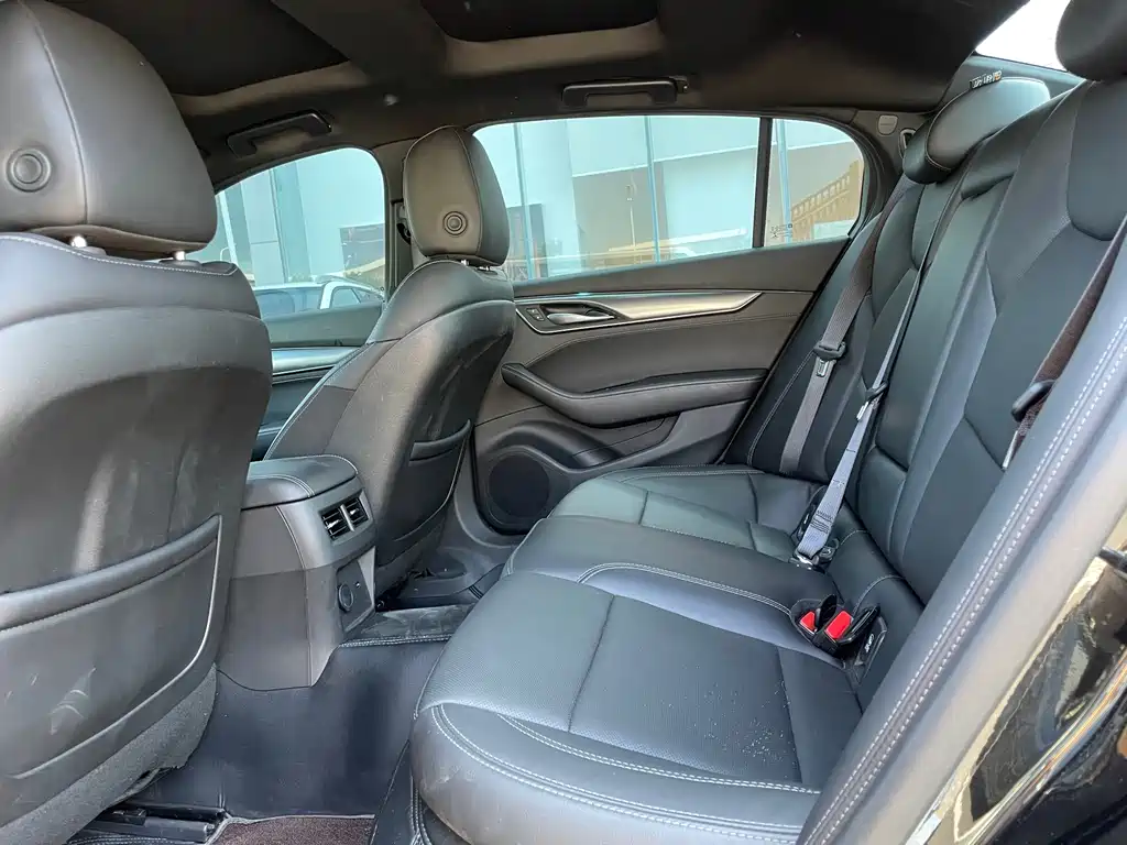 Cadillac CT5 — миниатюра 8