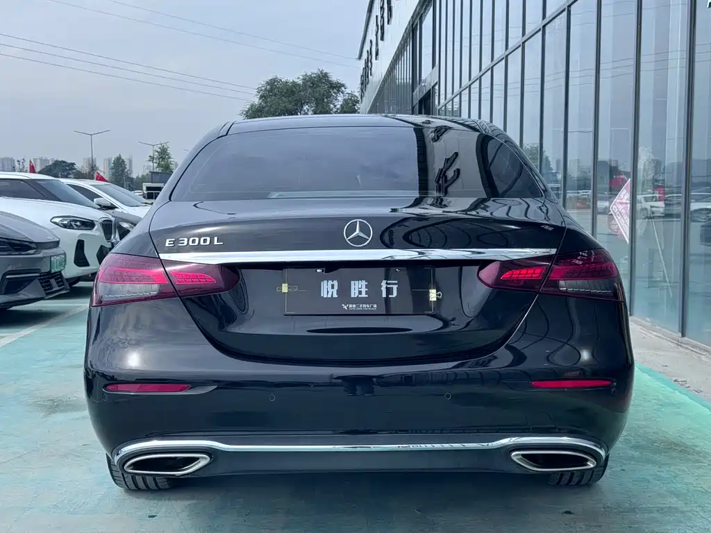 Mercedes-Benz E-Class — миниатюра 6