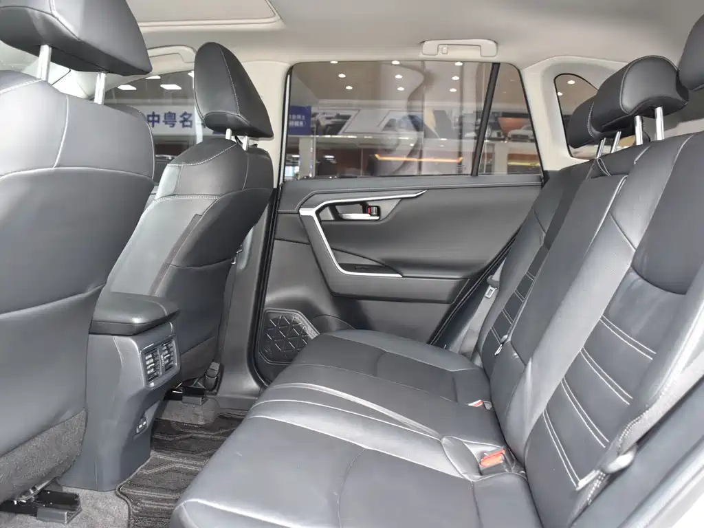 Toyota RAV4 2022 2.0L CVT Plus