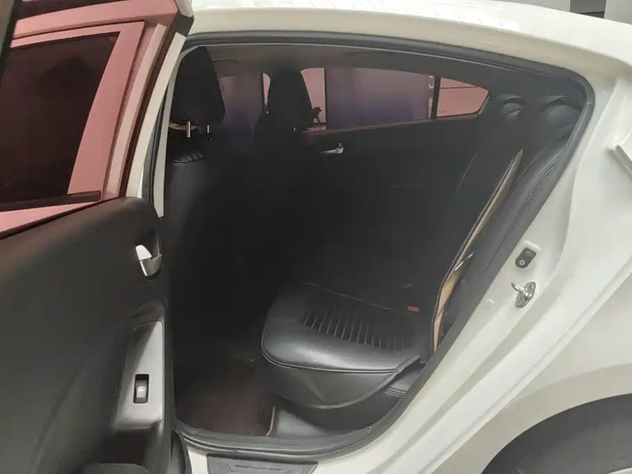 Kia K3 — миниатюра 11