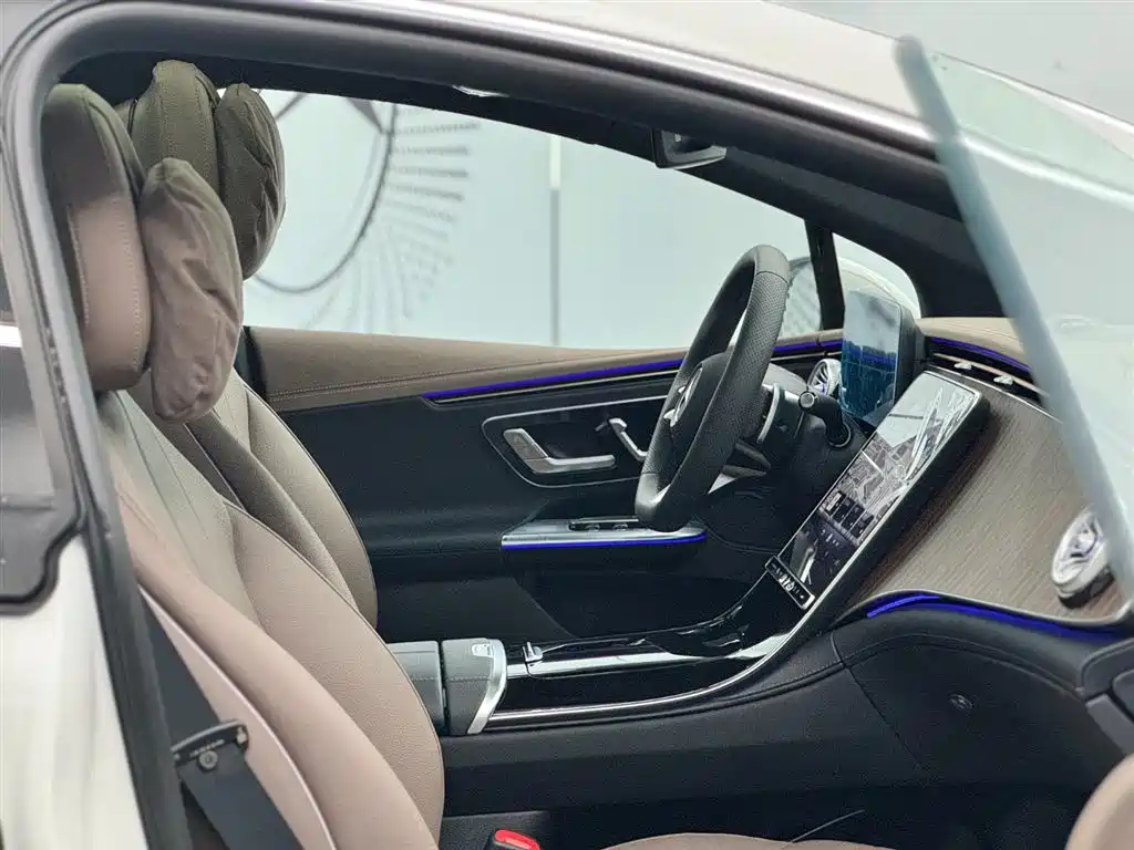 Mercedes-Benz EQE 2025 500 4MATIC