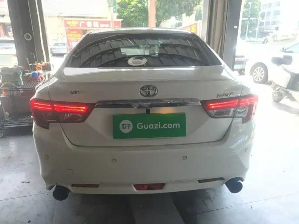 Toyota Reiz — миниатюра 4