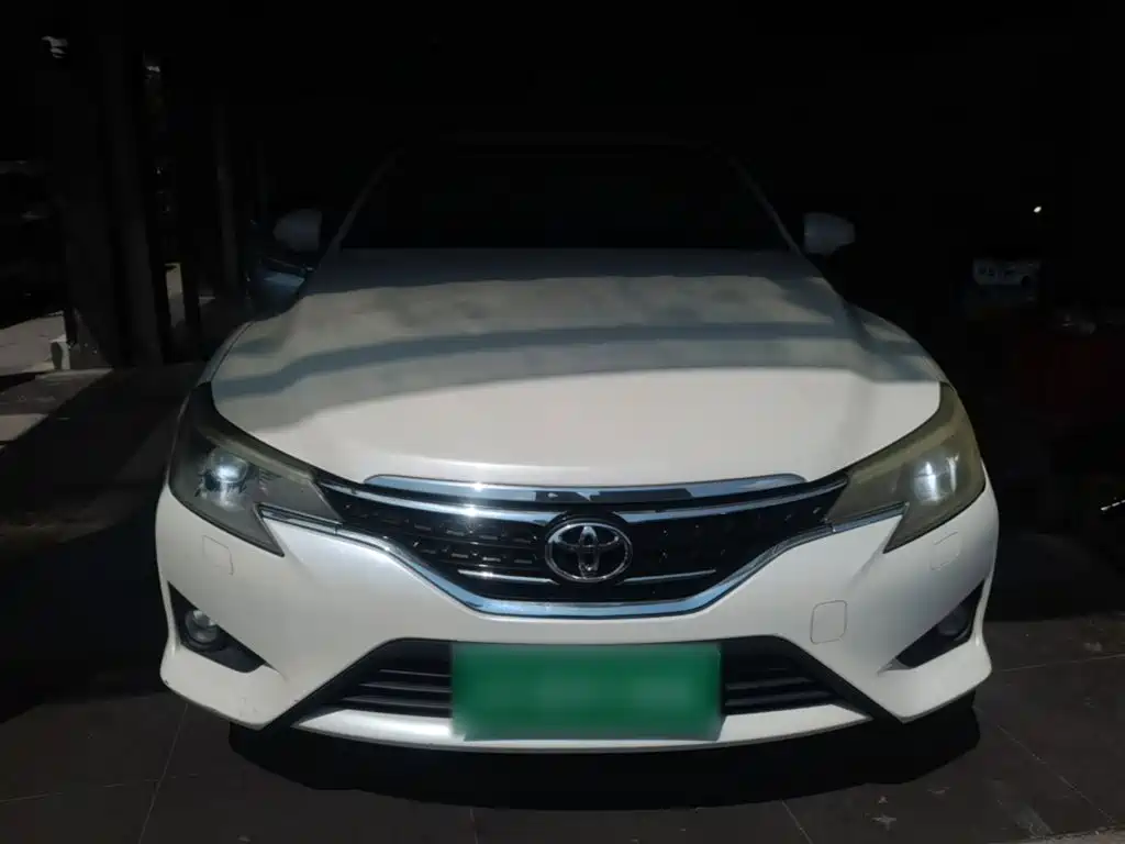 Toyota Reiz — миниатюра 3