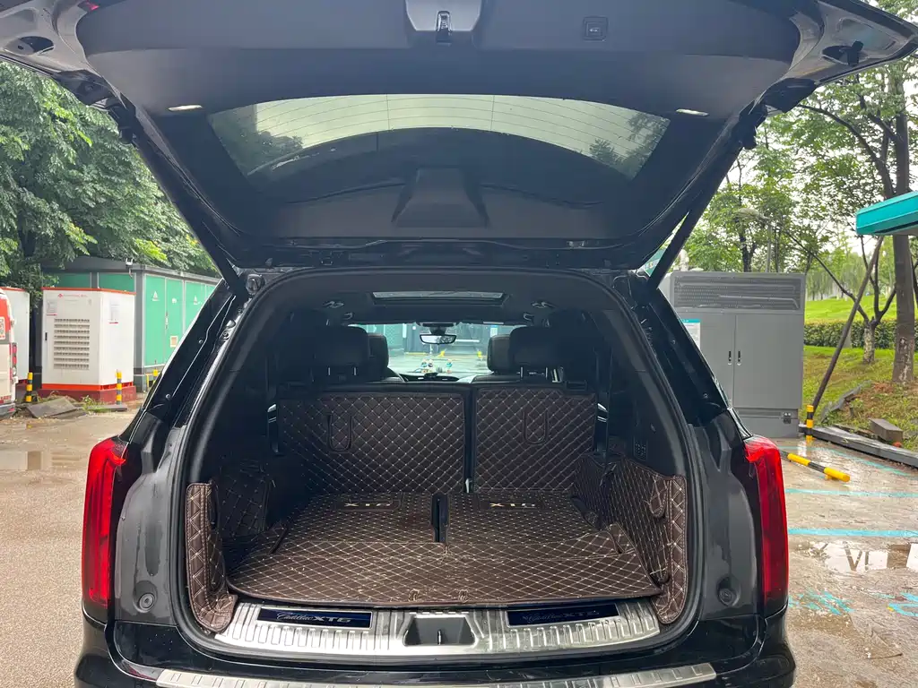 Cadillac XT6 2020 28T мест Lead