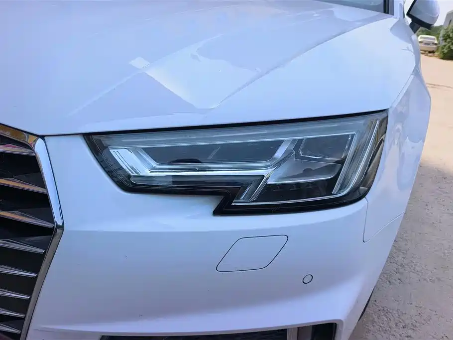 Audi A4L 2019 40 TFSI VI