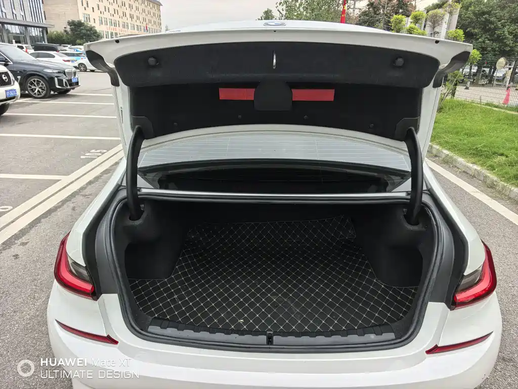 BMW 3 Series — миниатюра 13