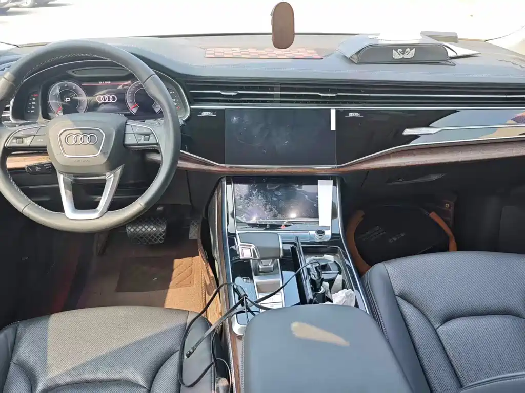 Audi Q7 — миниатюра 5