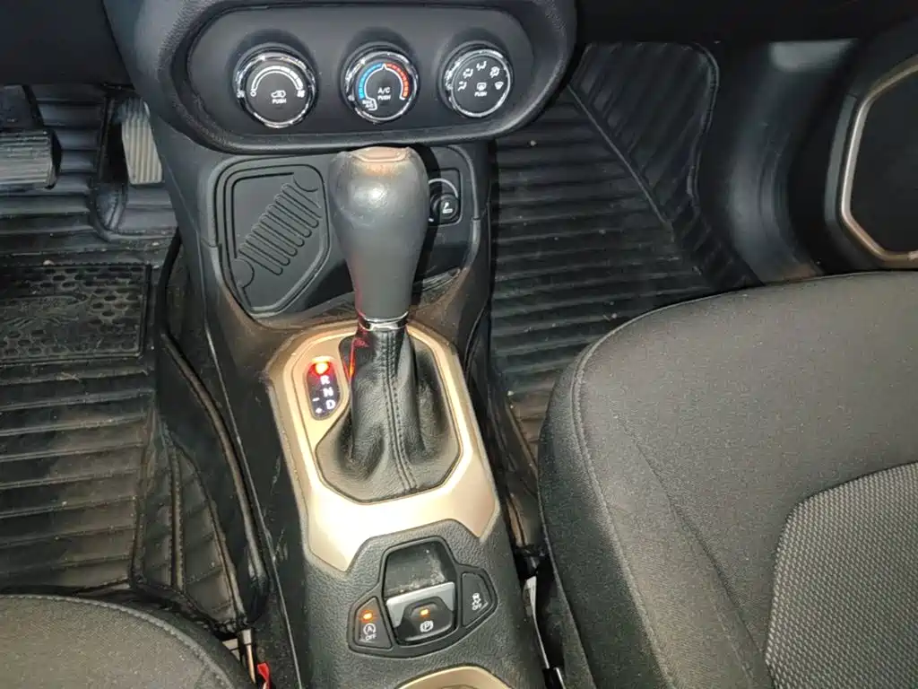 Jeep Renegade — миниатюра 14