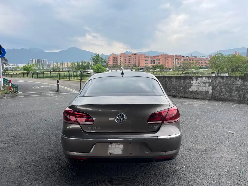 Volkswagen FAW - Passat CC CC 2016 1.8TSI Luxury