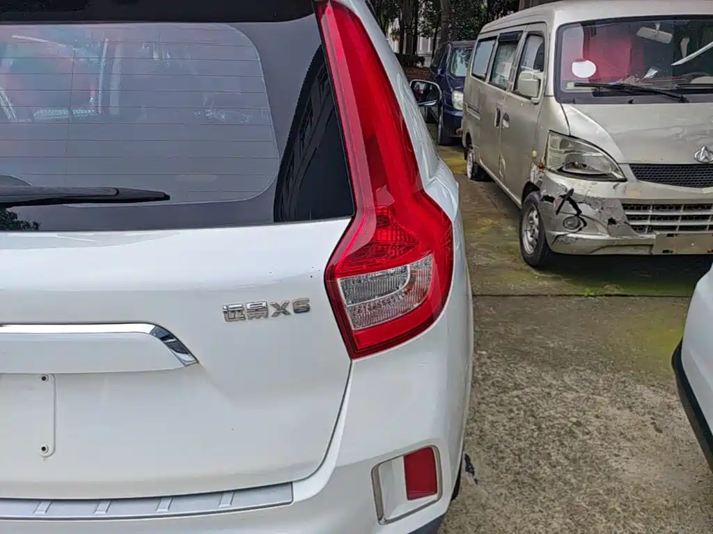 Geely Vision X6 — миниатюра 8