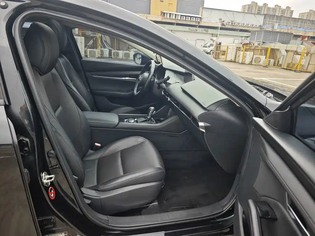 Mazda 3 Axela — миниатюра 12