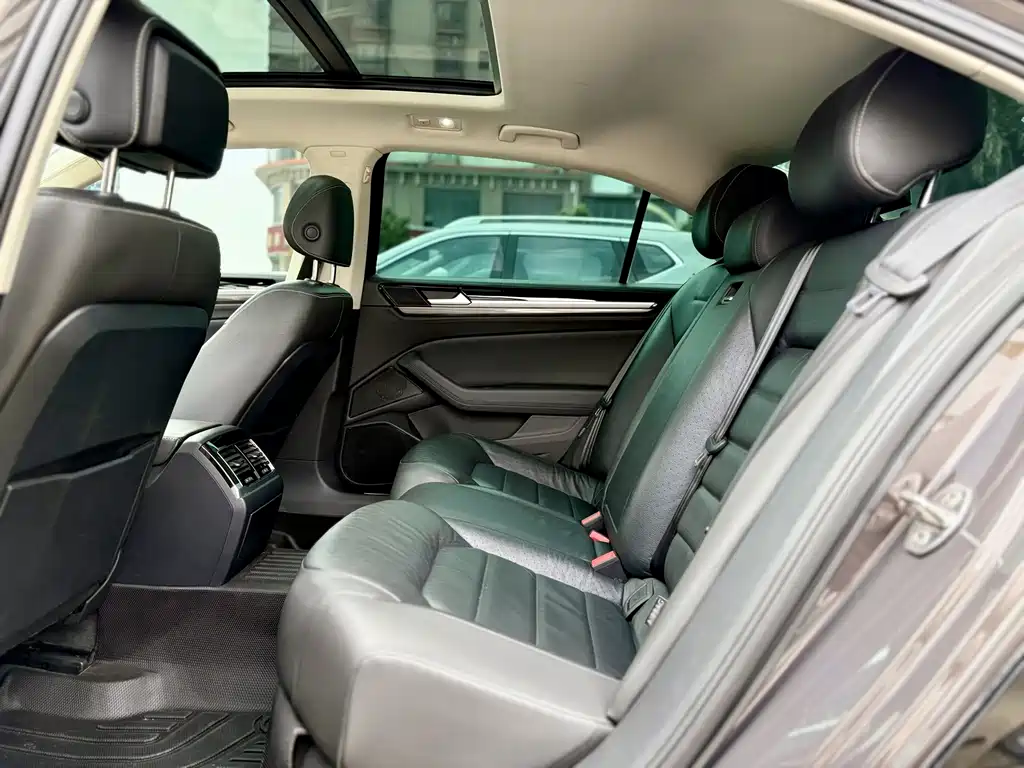Volkswagen Phideon — миниатюра 7