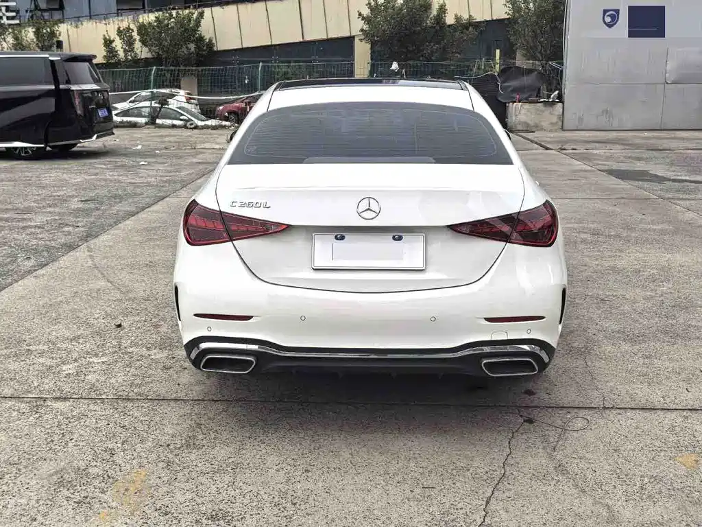 Mercedes-Benz C-Class — миниатюра 2