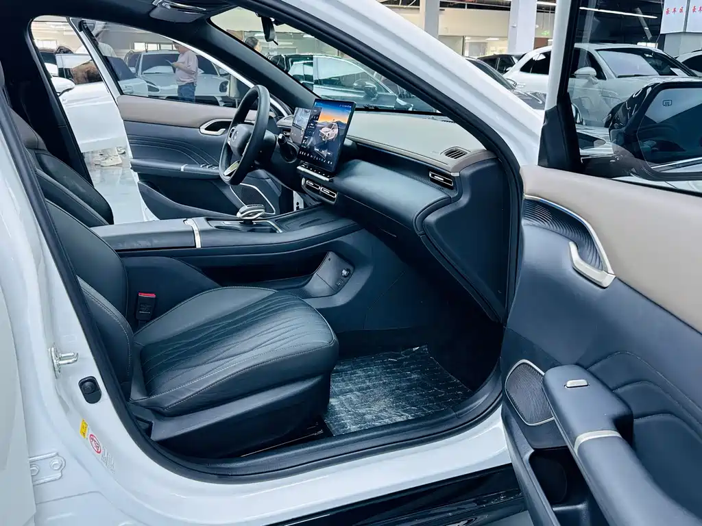 Changan Eado — миниатюра 8