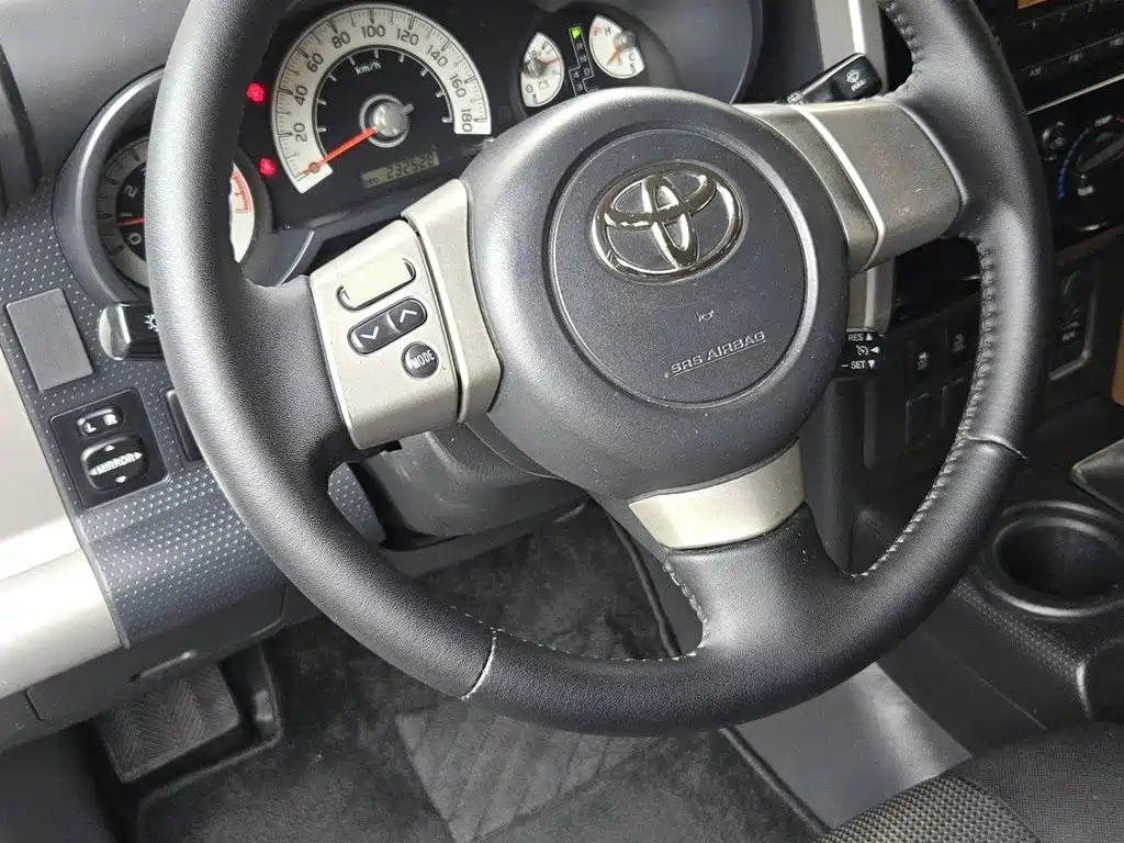 Toyota FJ Cruiser — миниатюра 4