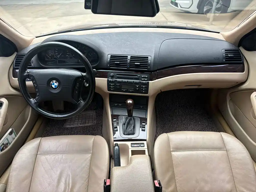 BMW 3 Series 3 2004 318i