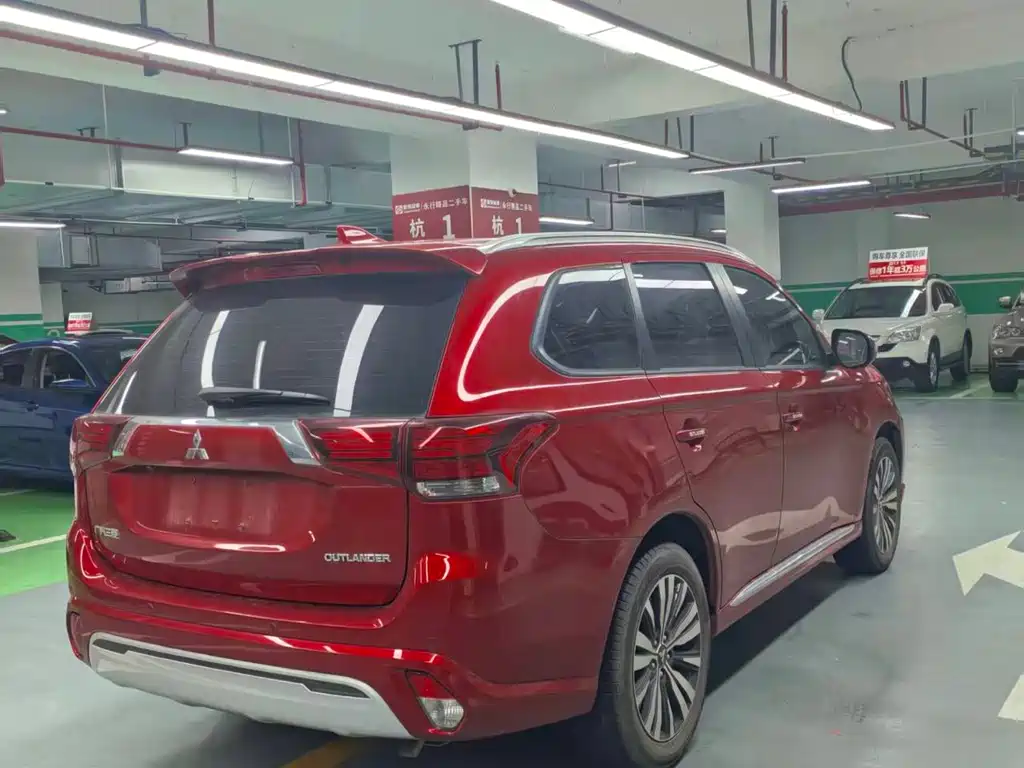 MITSUBISHI OUTLANDER