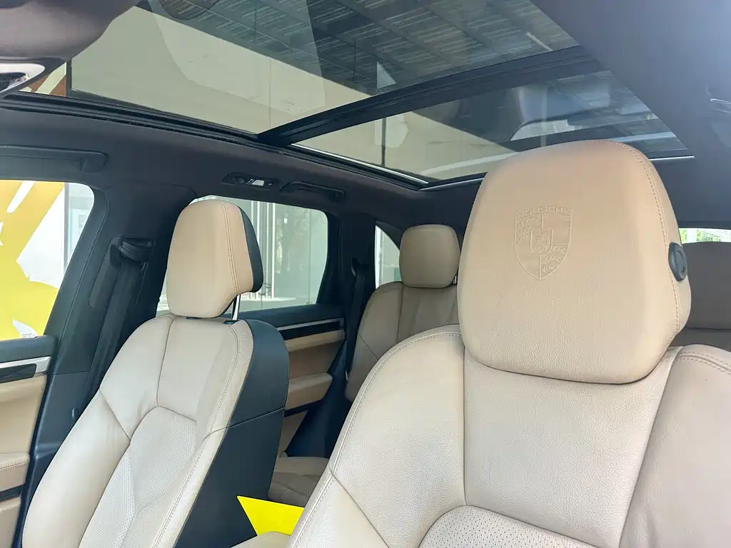 Porsche Cayenne 2014 Cayenne Platinum Edition 3.0T
