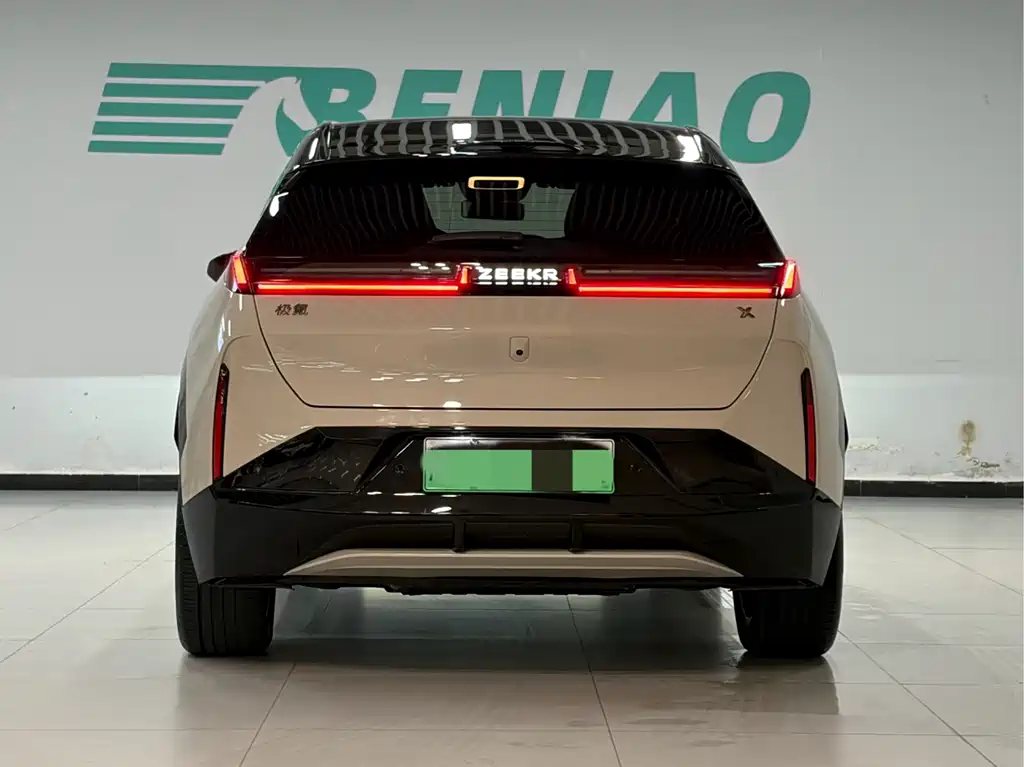 Zeekr X 2025 мест
