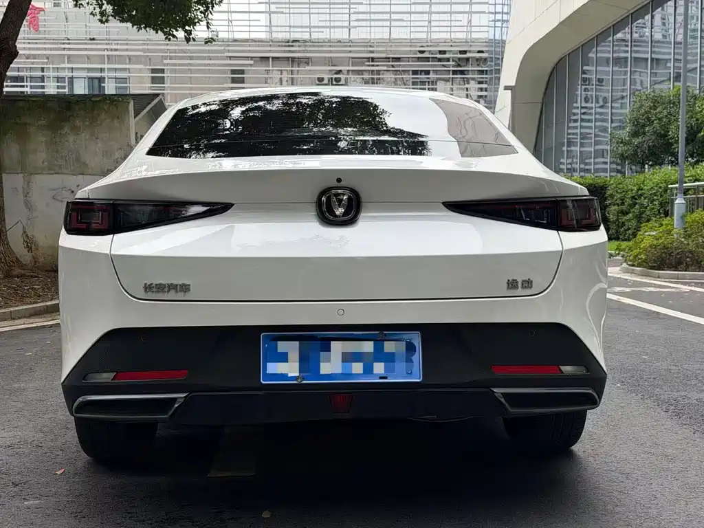 Changan Eado — миниатюра 4