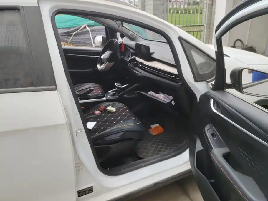 Geely Vision X3 — миниатюра 8