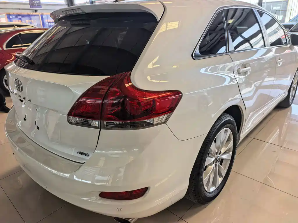 Toyota Venza (Import) 2.7L 2WD Luxury Edition, фото 4