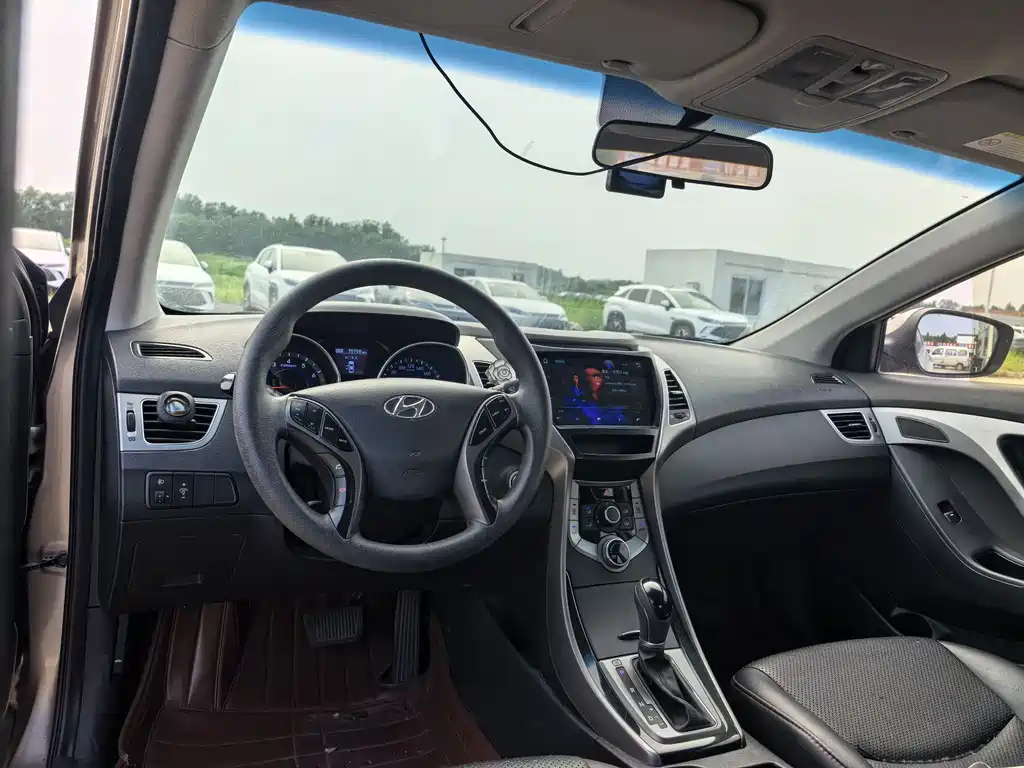 Hyundai Elantra 2015 1.6L AT Lead