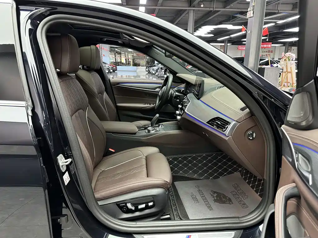 BMW 5 Series — миниатюра 9
