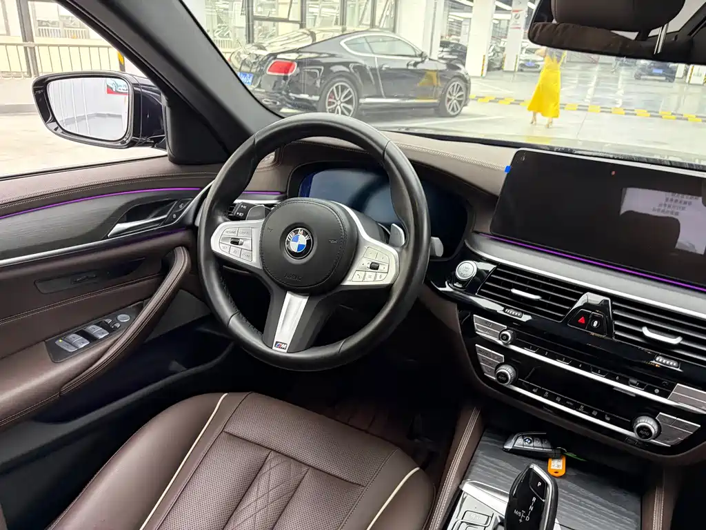 BMW 5 Series — миниатюра 8