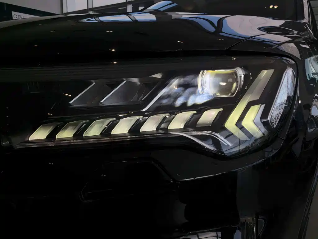Audi Q7 — миниатюра 3
