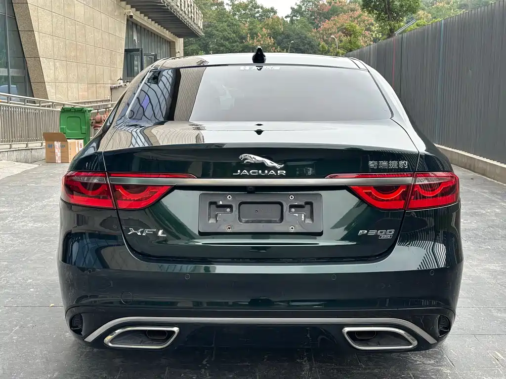 JAGUAR  XFL