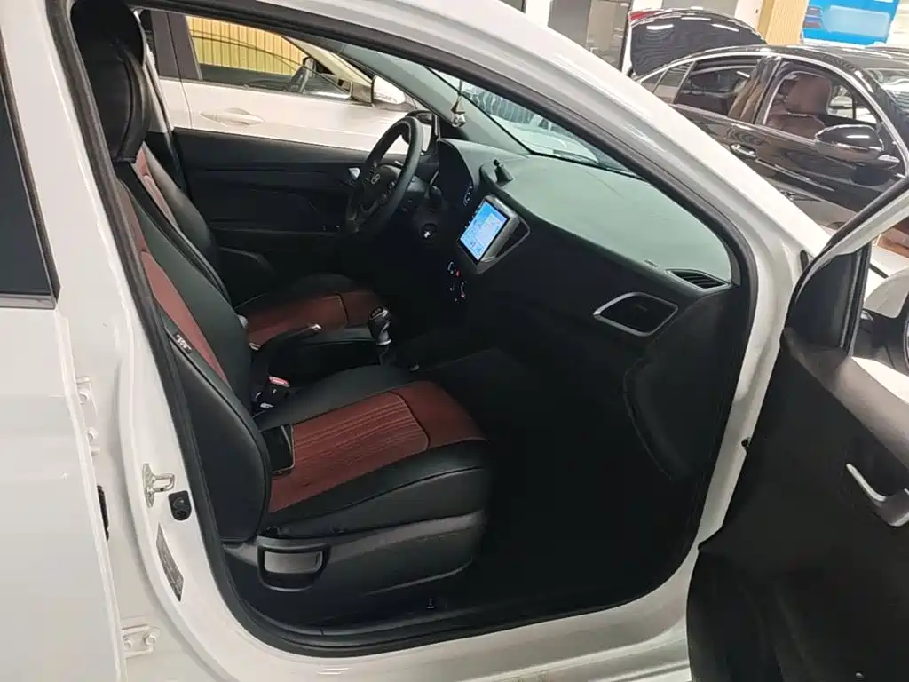 Hyundai Verna — миниатюра 25