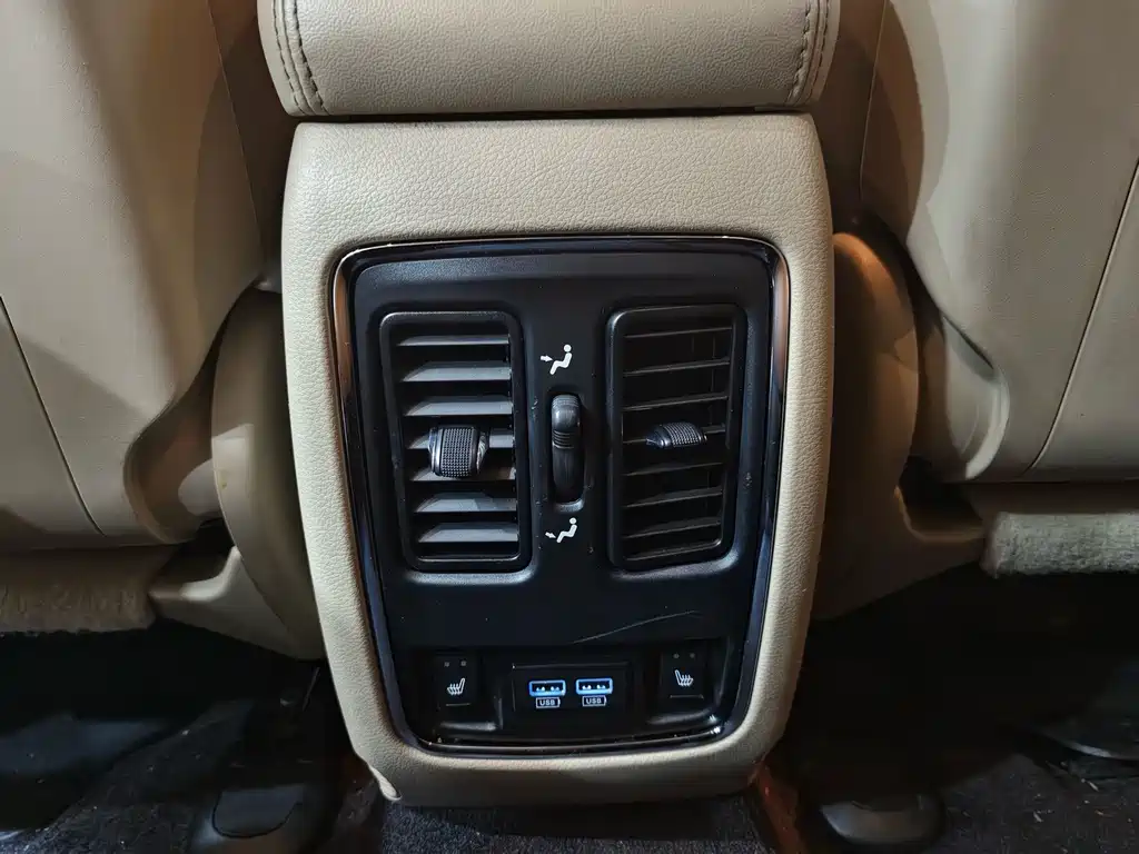 Jeep Grand Cherokee (Import) — миниатюра 14