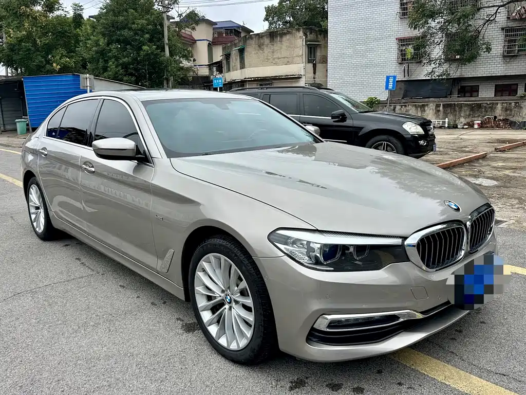BMW 5 Series — миниатюра 3