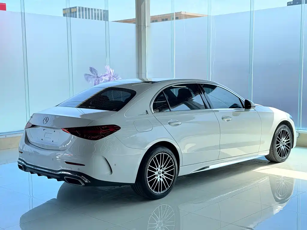 Mercedes-Benz C-Class — миниатюра 6