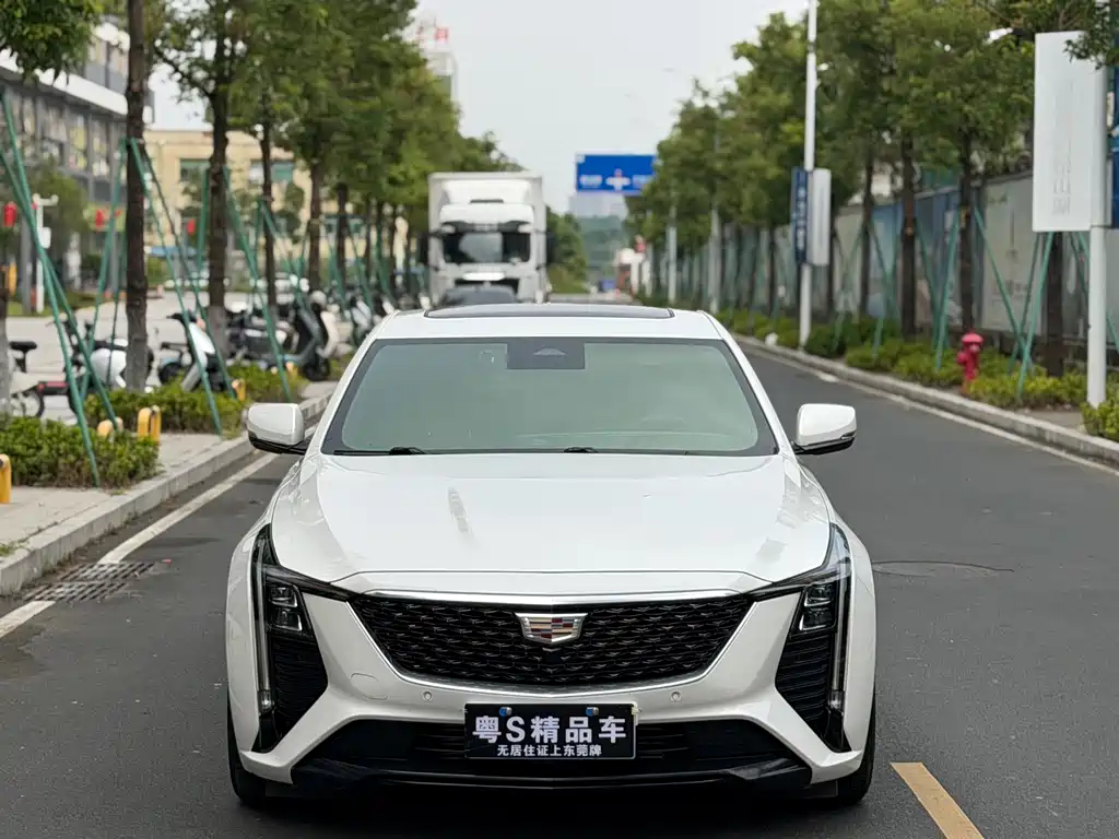 Cadillac CT5 — миниатюра 2