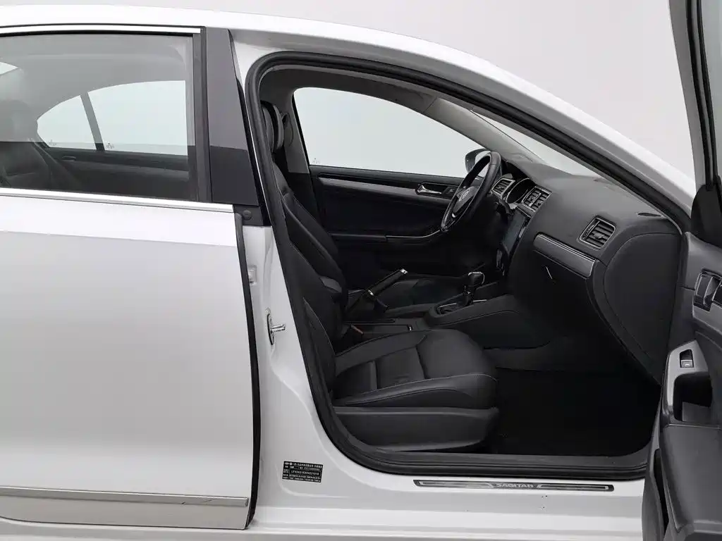 Volkswagen Sagitar — миниатюра 23