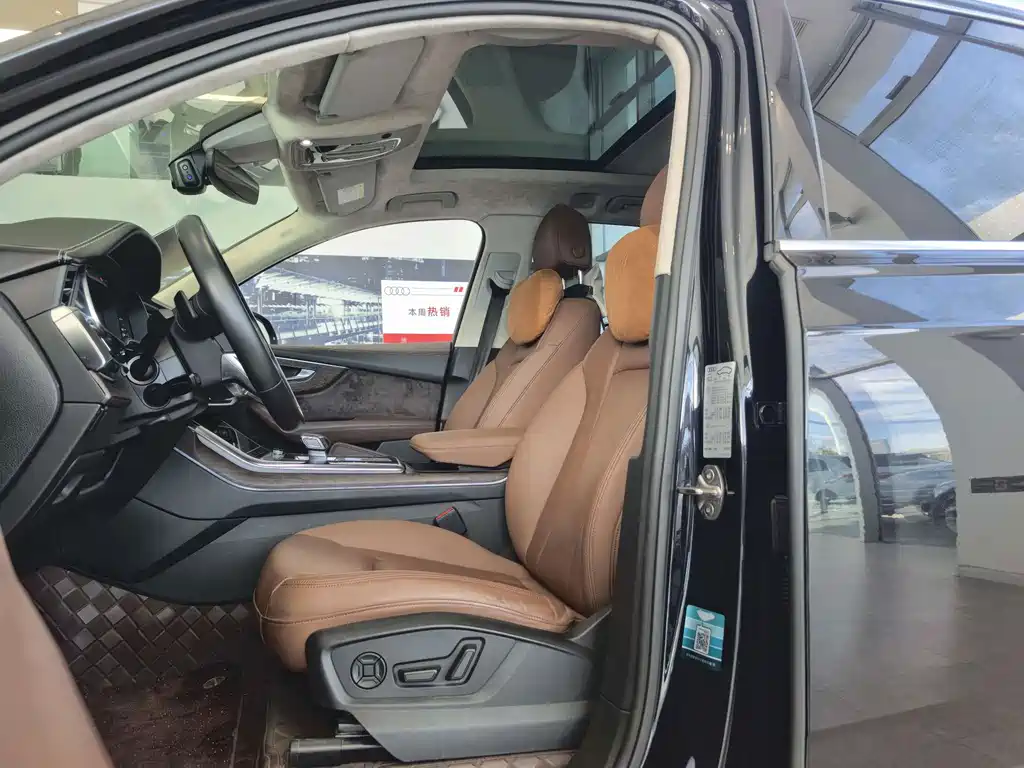Audi Q7 — миниатюра 9