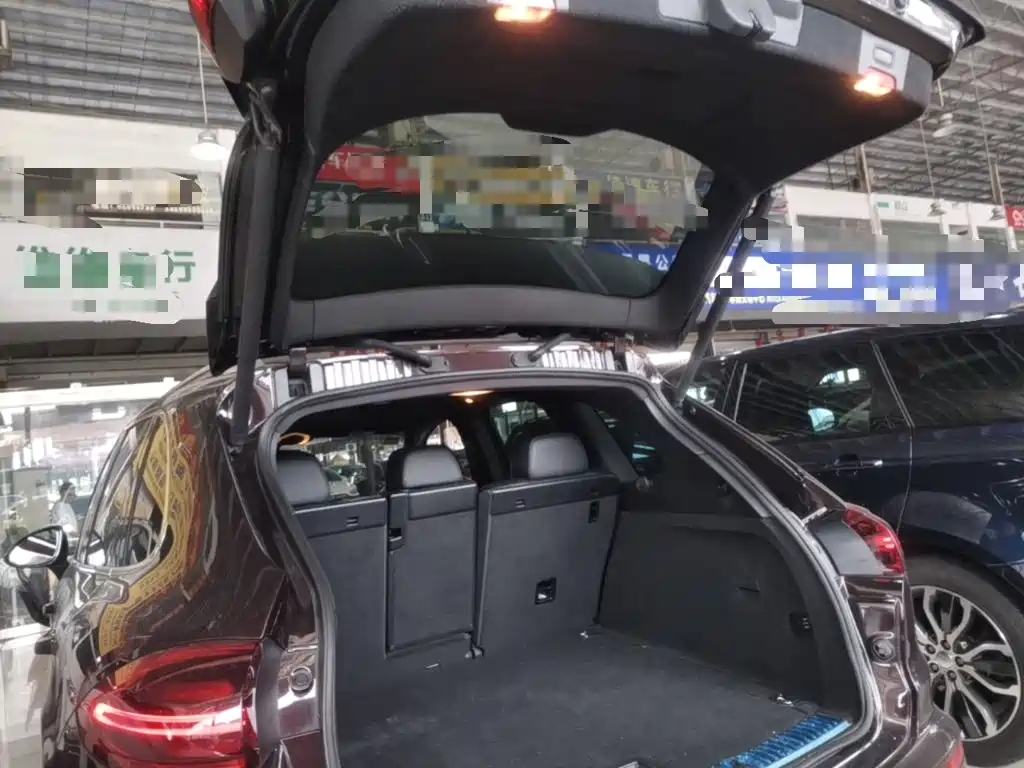 Porsche Cayenne — миниатюра 19