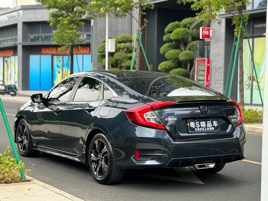 Honda Civic — миниатюра 9